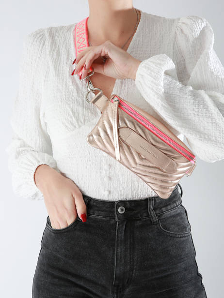 Belt Bag Coachella Metallic Leder Marie martens Goud coachella VMQ ander zicht 1