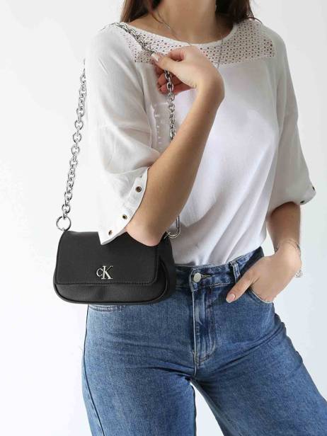 Cross Body Tas Minimal Mono Calvin klein jeans Zwart minimal mono K613049 ander zicht 1