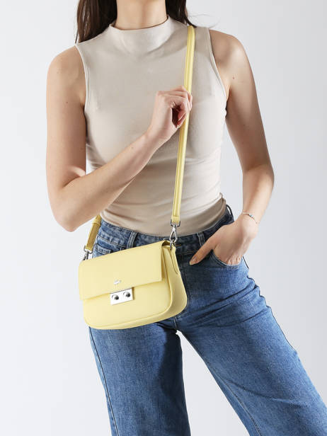Cross Body Tas Daily City Lacoste Geel daily city NF4757DZ ander zicht 1